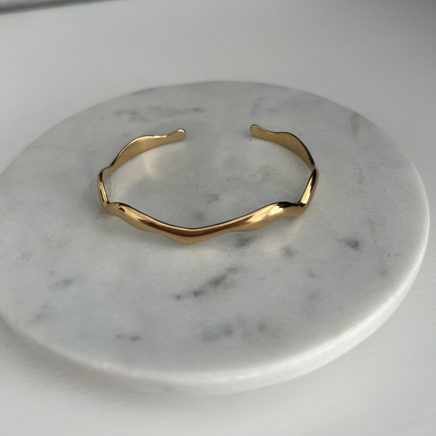 Bracelet rigide ajustable- or
