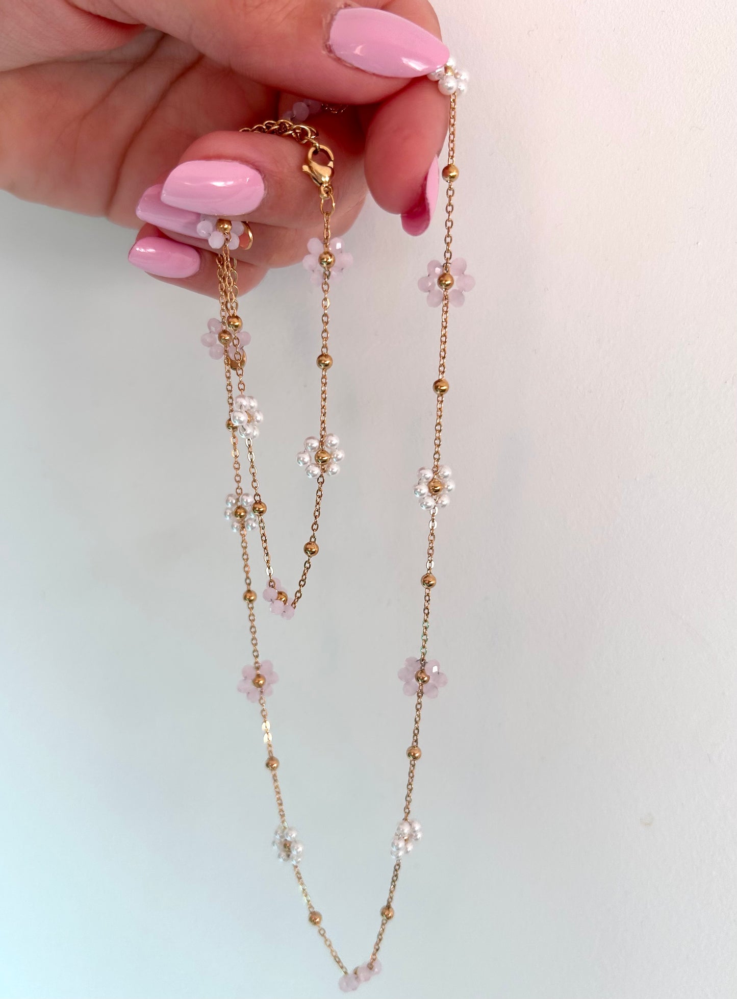 Collier à fleurs roses & perles